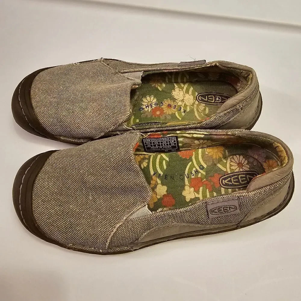 KEEN slipon shoes